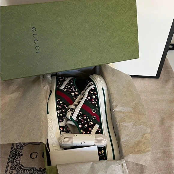 Gucci Black Floral Tennis Sneakers - Picture 6 of 6